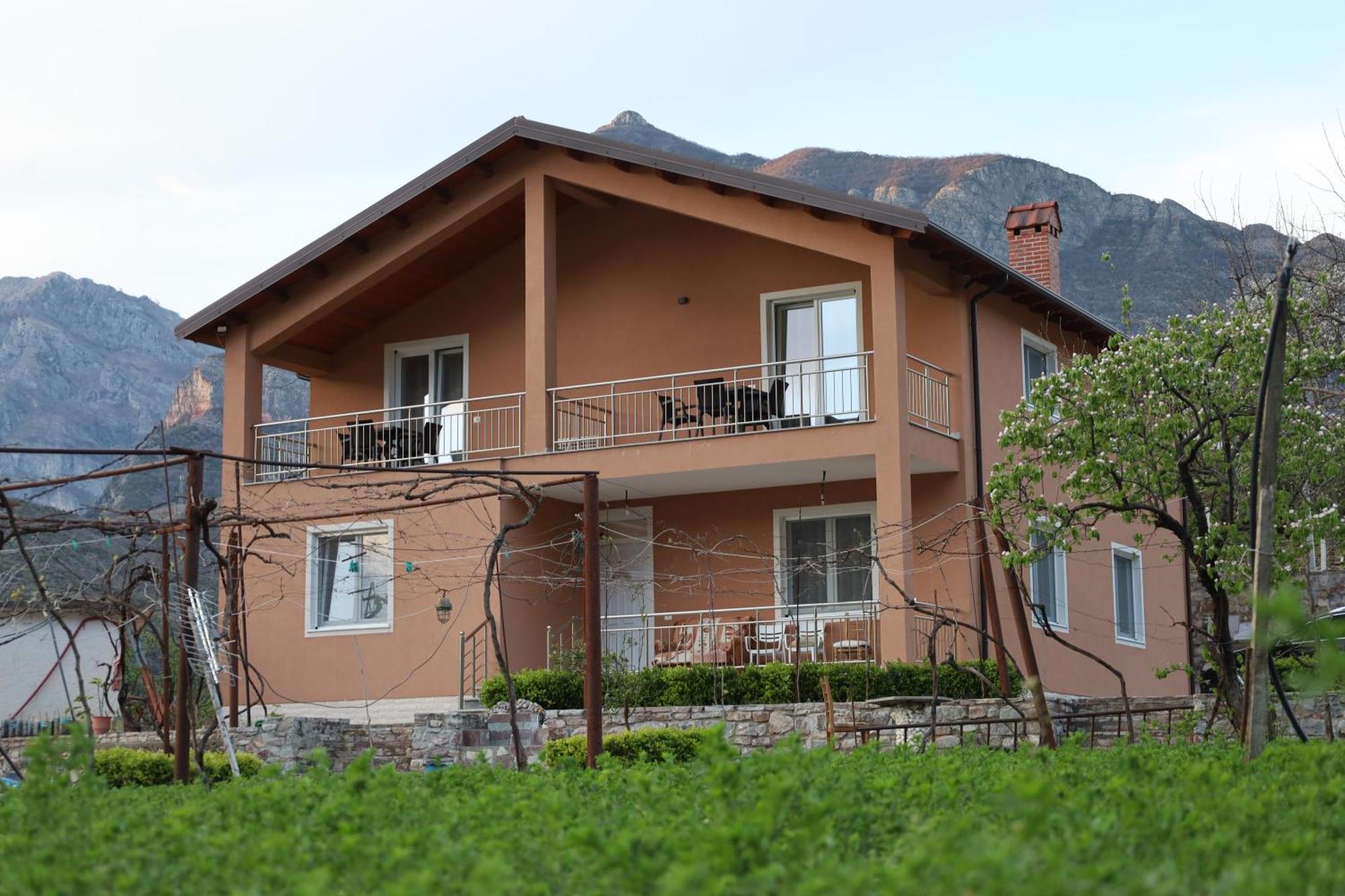 Koman_Lakeview_Apartments Шкодер Экстерьер фото