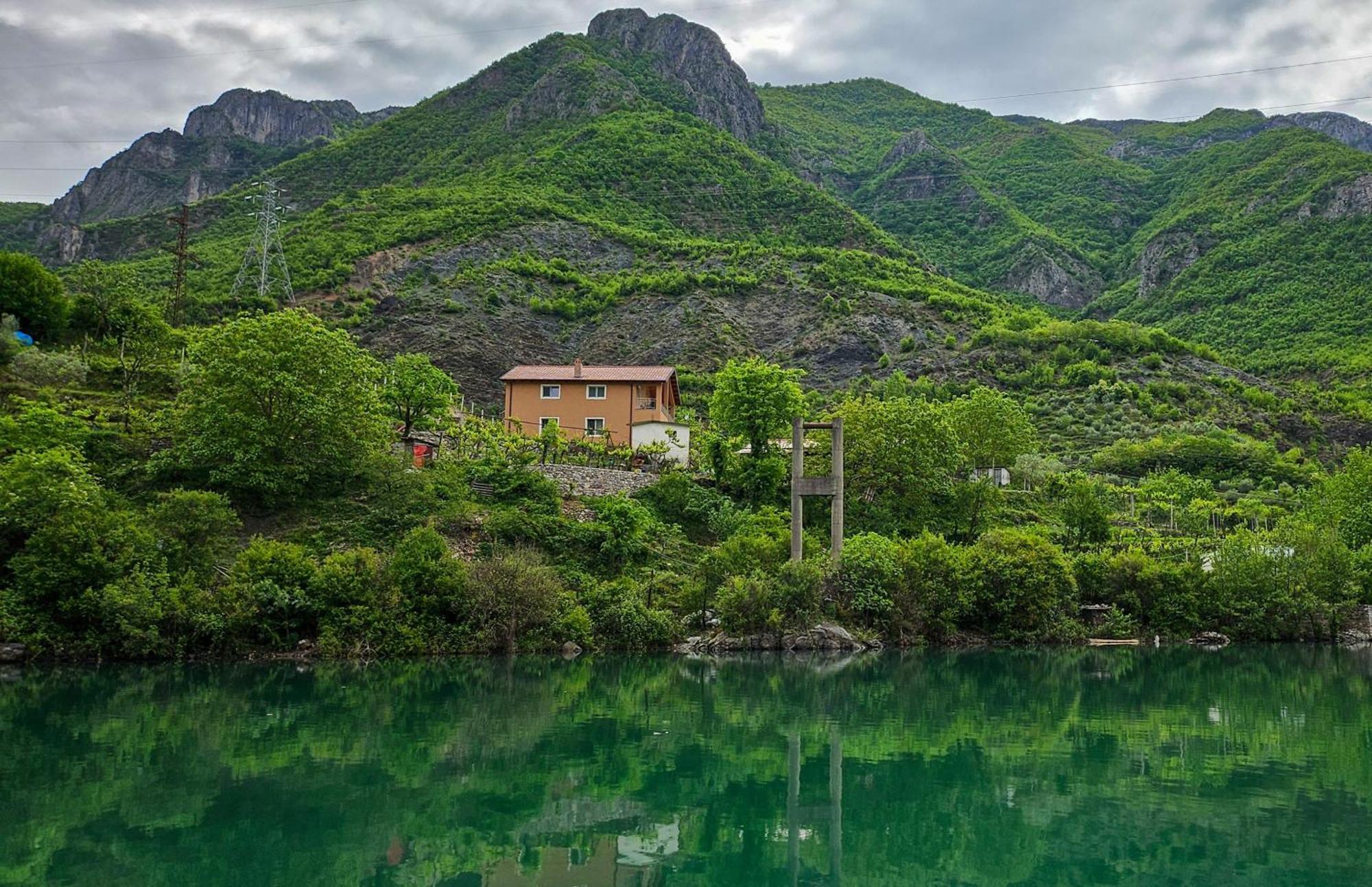 Koman_Lakeview_Apartments Шкодер Экстерьер фото